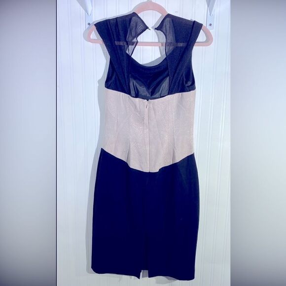 Black Halo Python Print Corset Cut-out
Back Dress Size 6 - Picture 4 of 8